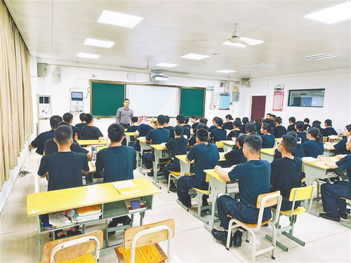 能工巧匠进职校带 徒弟 新规引发热烈反响