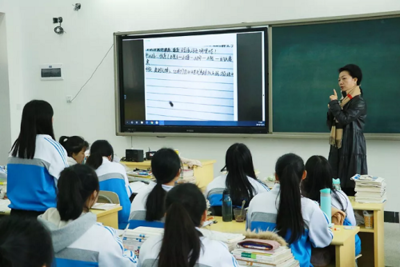 岳阳市第一职业中专来株洲幼师学校参观交流