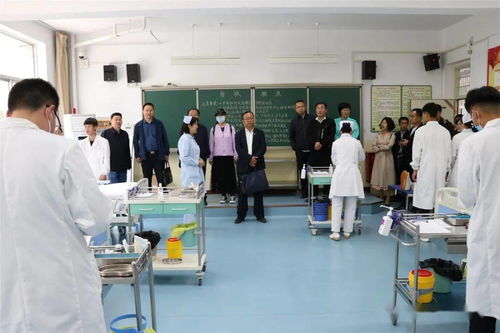 全区职业院校 双优 互观互评领导专家来市职业技术学校检查指导