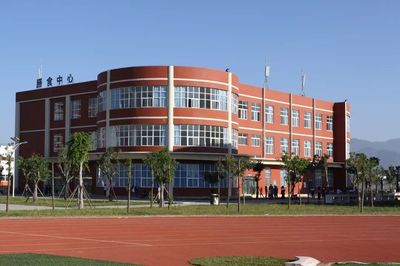 【恰同学少年】今天,我们为西昌现代职业技术学校点赞!